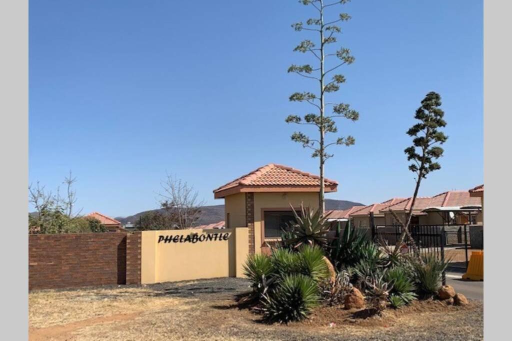 Rhino House With 3 Bedrooms Next To Pilanesberg And Sun City Mogwase Exteriér fotografie
