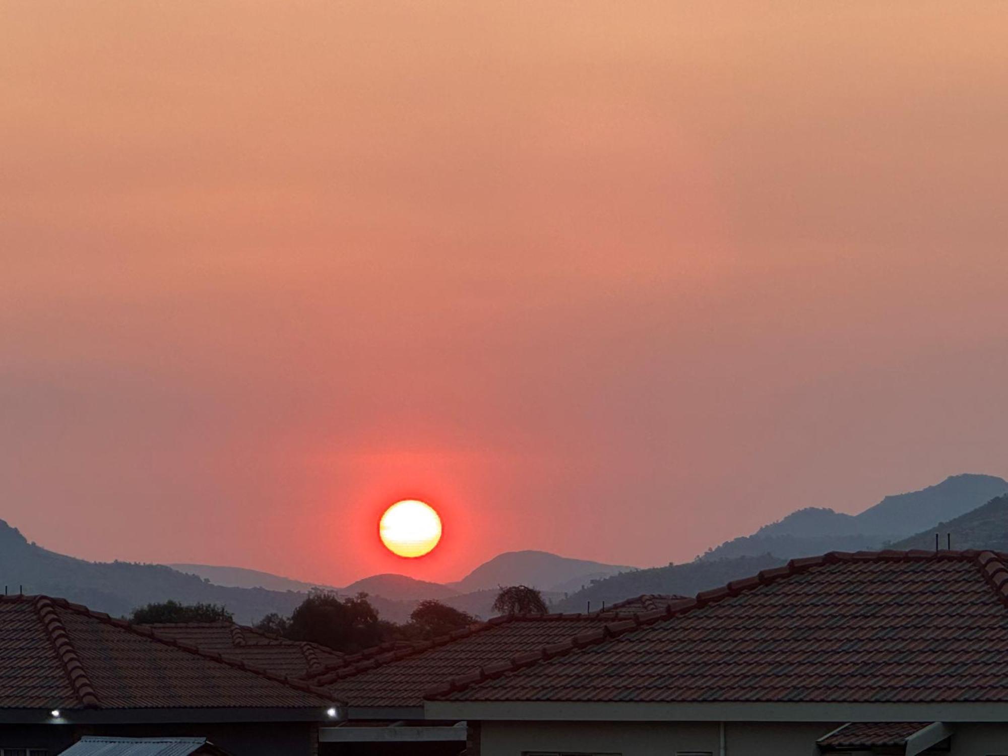 Rhino House With 3 Bedrooms Next To Pilanesberg And Sun City Mogwase Exteriér fotografie